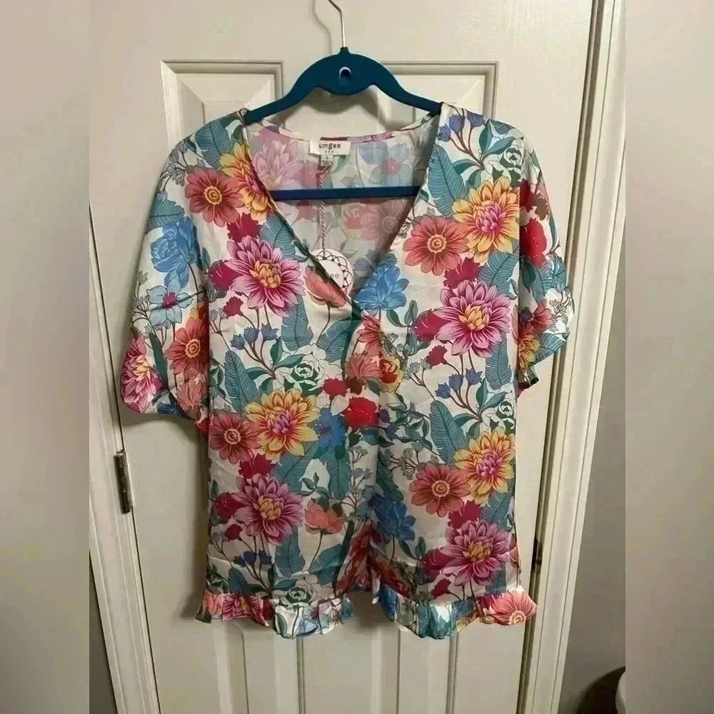 3/$30 Umgee Tell Me About It Ivory Floral Short Sleeve Blouse Size Small NWT